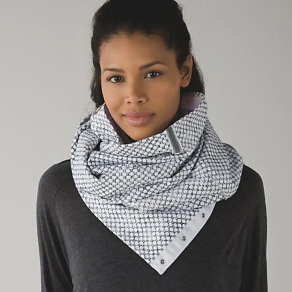 Lululemon Vinyasa Scarf *Fleece Dottie Eyelet White Black / White - one size